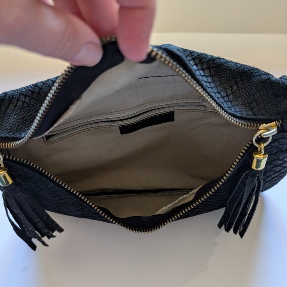 Gorgeous Vintage Italian black textured Leather Clutch/Crossbody Bag - Picture 12 of 16